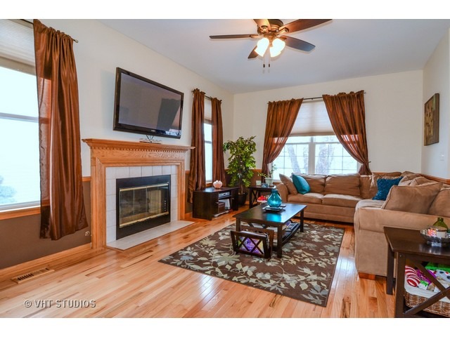 2934 Arbor Ln, Aurora, IL 60502 photo 3