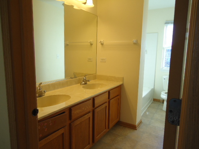 719 Osbron St, Plano, IL 60545 photo 8