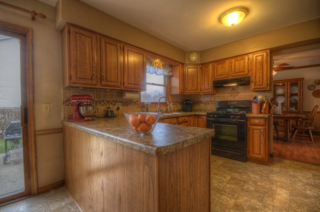 651 Canyon Ln, Elgin, IL 60123 photo 4