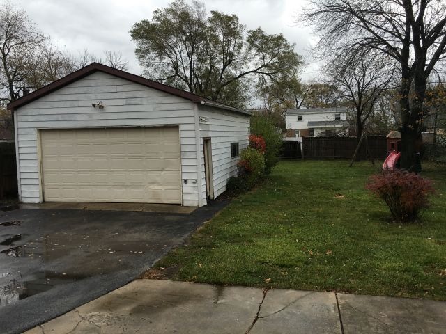 6901 S Roberts Rd, Bridgeview, IL 60455 photo 2