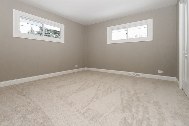 1017 Marshall Dr, Des Plaines, IL 60016 photo 12