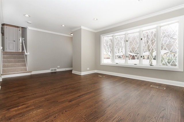 1017 Marshall Dr, Des Plaines, IL 60016 photo 4