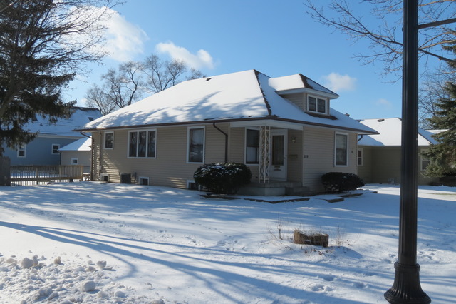 329 Slade Ave, Elgin, IL 60120 photo 2