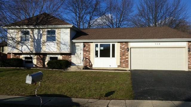 948 Surf Ct, Bartlett, IL 60103 photo 1