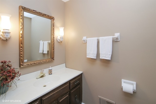 701 Spruce St, Glenview, IL 60025 photo 9