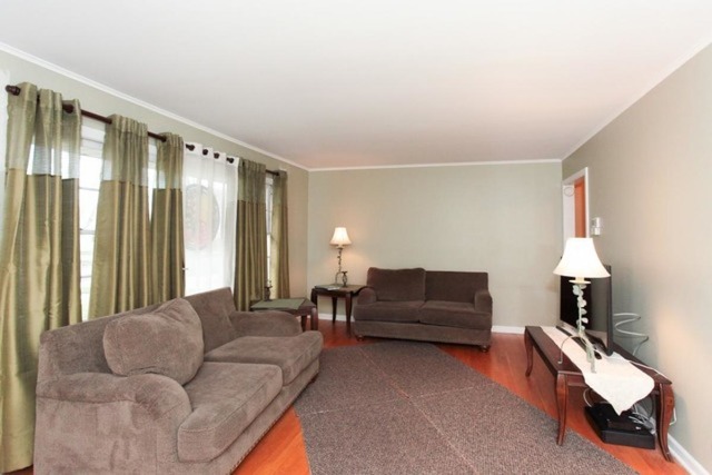 36 S Warrington Rd, Des Plaines, IL 60016 photo 3