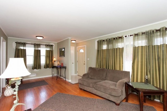 36 S Warrington Rd, Des Plaines, IL 60016 photo 5