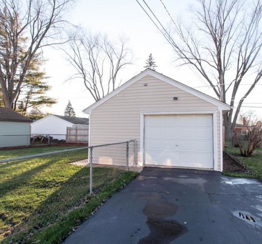 36 S Warrington Rd, Des Plaines, IL 60016 photo 22