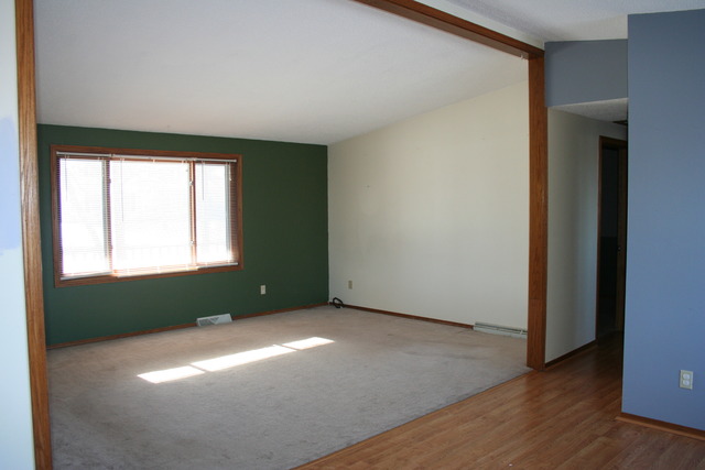391 Erickson Gate Dr, Lee, IL 60530 photo 2