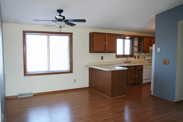 391 Erickson Gate Dr, Lee, IL 60530 photo 3