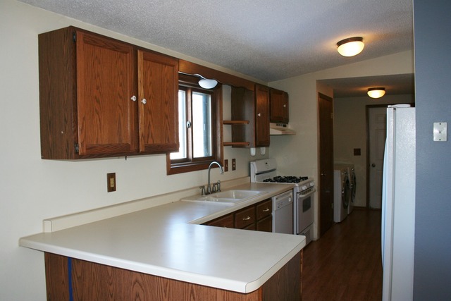 391 Erickson Gate Dr, Lee, IL 60530 photo 4