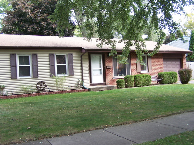 1258 Sarasota Dr, Wheeling, IL 60090 photo 1