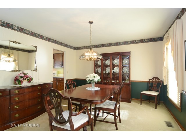 5504 Arrowwood Ln, Rolling Meadows, IL 60008 photo 6