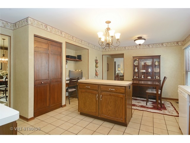 5504 Arrowwood Ln, Rolling Meadows, IL 60008 photo 9