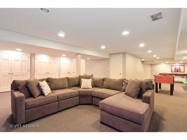 934 Sutton Dr, Northbrook, IL 60062 photo 13