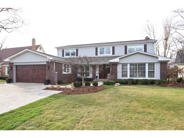 934 Sutton Dr, Northbrook, IL 60062 photo 1