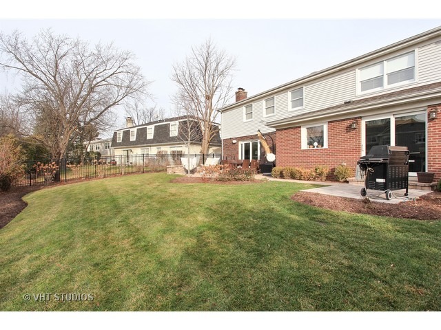 934 Sutton Dr, Northbrook, IL 60062 photo 17
