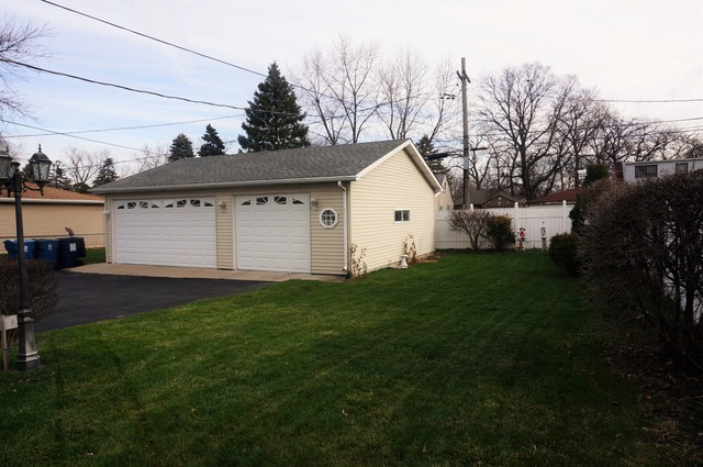 7247 Thomas Ave, Bridgeview, IL 60455 photo 16