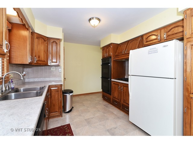 7247 Thomas Ave, Bridgeview, IL 60455 photo 3