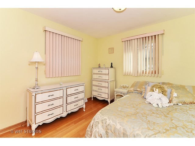 7247 Thomas Ave, Bridgeview, IL 60455 photo 8