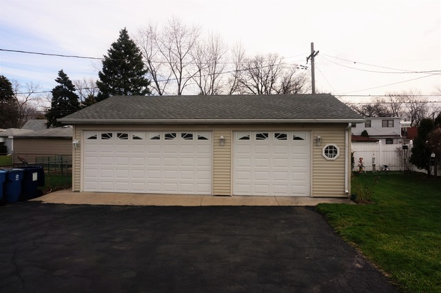 7247 Thomas Ave, Bridgeview, IL 60455 photo 17