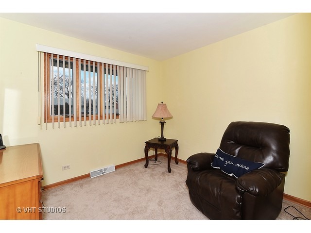 7247 Thomas Ave, Bridgeview, IL 60455 photo 6