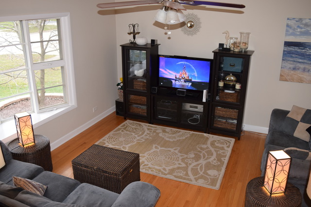 830 Charleston Ln, Hoffman Estates, IL 60192 photo 2