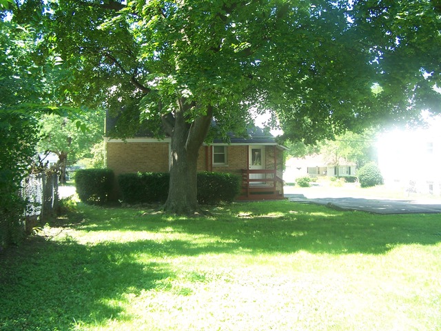 319 S Wolf Rd, Des Plaines, IL 60016 photo 23