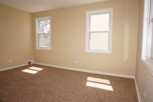 319 S Wolf Rd, Des Plaines, IL 60016 photo 10