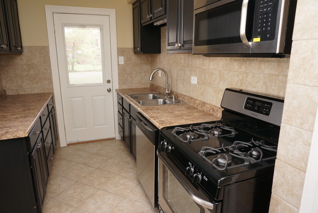 319 S Wolf Rd, Des Plaines, IL 60016 photo 5