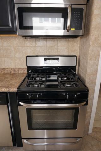 319 S Wolf Rd, Des Plaines, IL 60016 photo 9