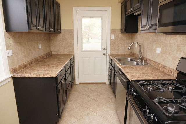 319 S Wolf Rd, Des Plaines, IL 60016 photo 7