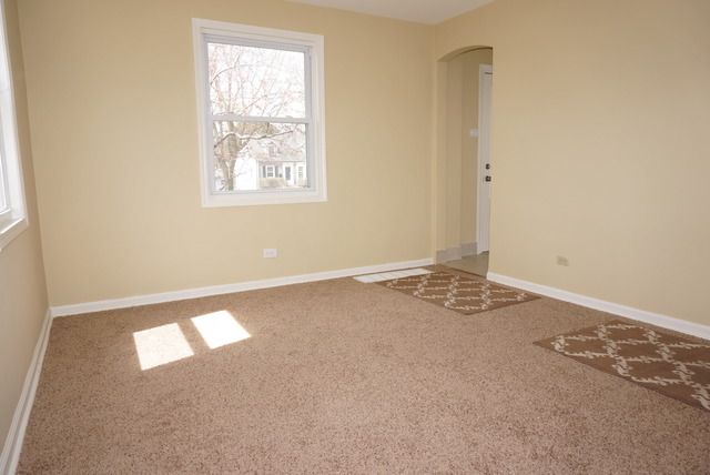 319 S Wolf Rd, Des Plaines, IL 60016 photo 11