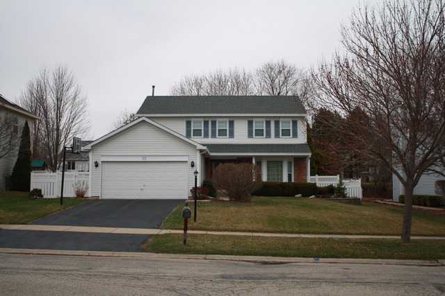 52 Ivanhoe Ln, Cary, IL 60013 photo 1