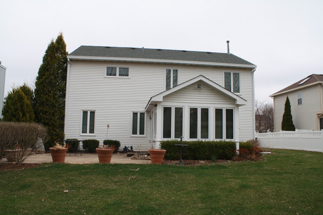 52 Ivanhoe Ln, Cary, IL 60013 photo 2