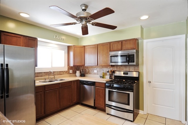 290 Mors Ave, Wheeling, IL 60090 photo 5