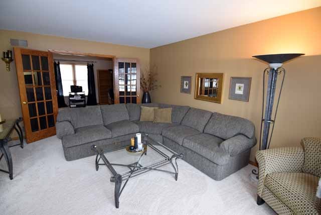 2110 Carlisle St, Algonquin, IL 60102 photo 3