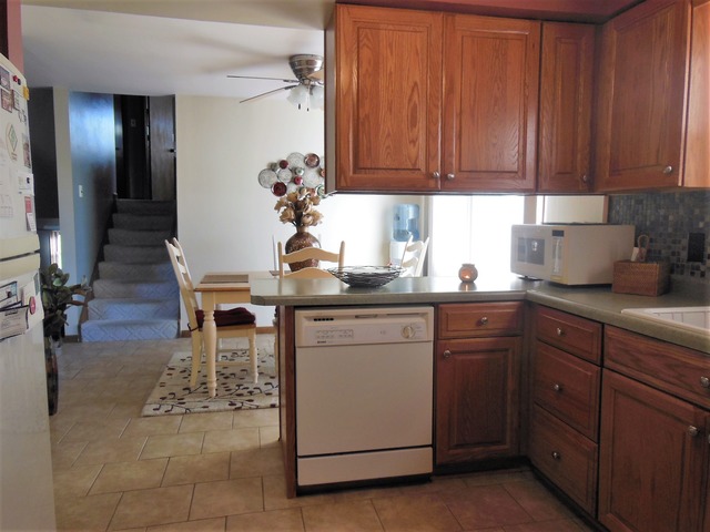 2418 Becker Dr, Peru, IL 61354 photo 4
