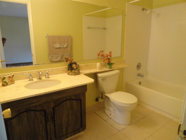 1920 Whitingham Ln, Hoffman Estates, IL 60169 photo 5