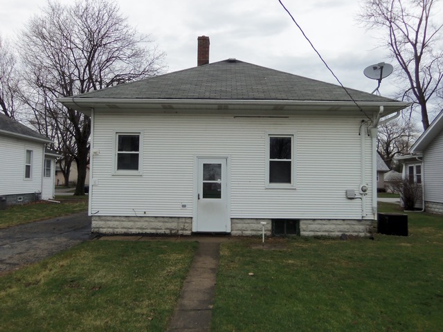 605 E Benton St, Morris, IL 60450 photo 2