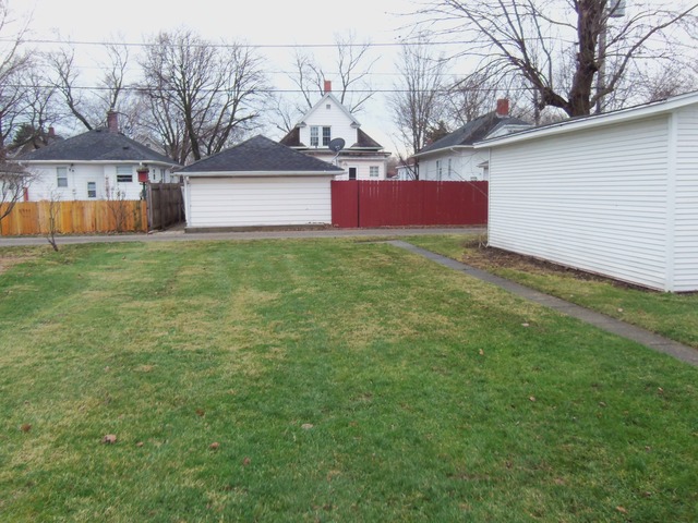 605 E Benton St, Morris, IL 60450 photo 3