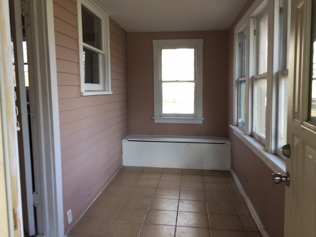 642 Sherman Ave, Elgin, IL 60120 photo 5