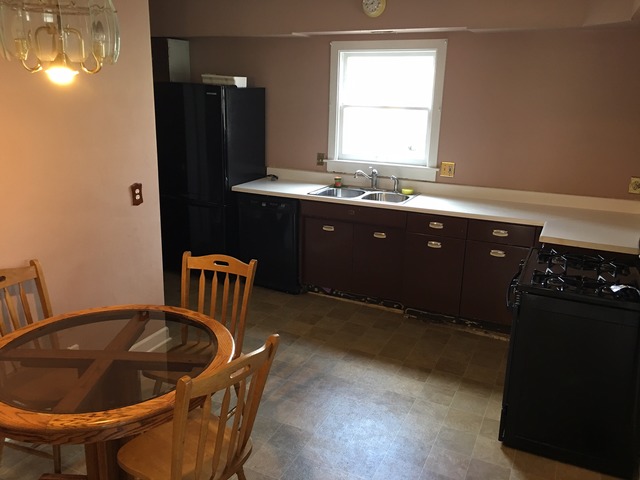 642 Sherman Ave, Elgin, IL 60120 photo 9