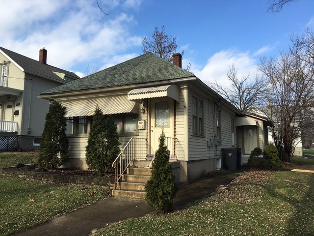 642 Sherman Ave, Elgin, IL 60120 photo 2