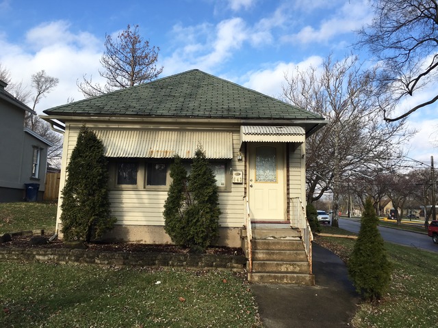 642 Sherman Ave, Elgin, IL 60120 photo 1
