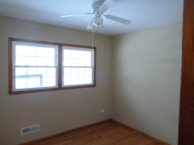 13 Mohawk Dr, Thornton, IL 60476 photo 4