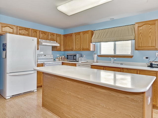 13832 S Tamarack Dr, Plainfield, IL 60544 photo 9