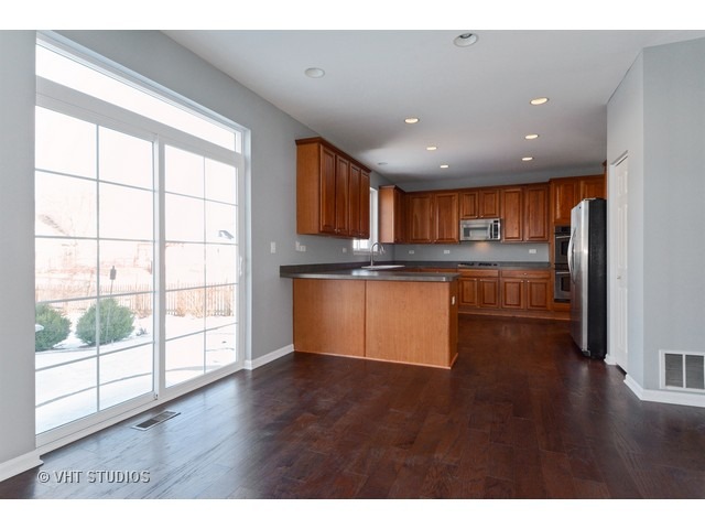 2786 Middleton Ct, Aurora, IL 60503 photo 4