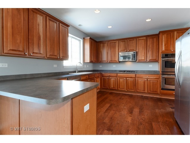 2786 Middleton Ct, Aurora, IL 60503 photo 3