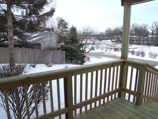 204 Hickory Dr, Lindenhurst, IL 60046 photo 4